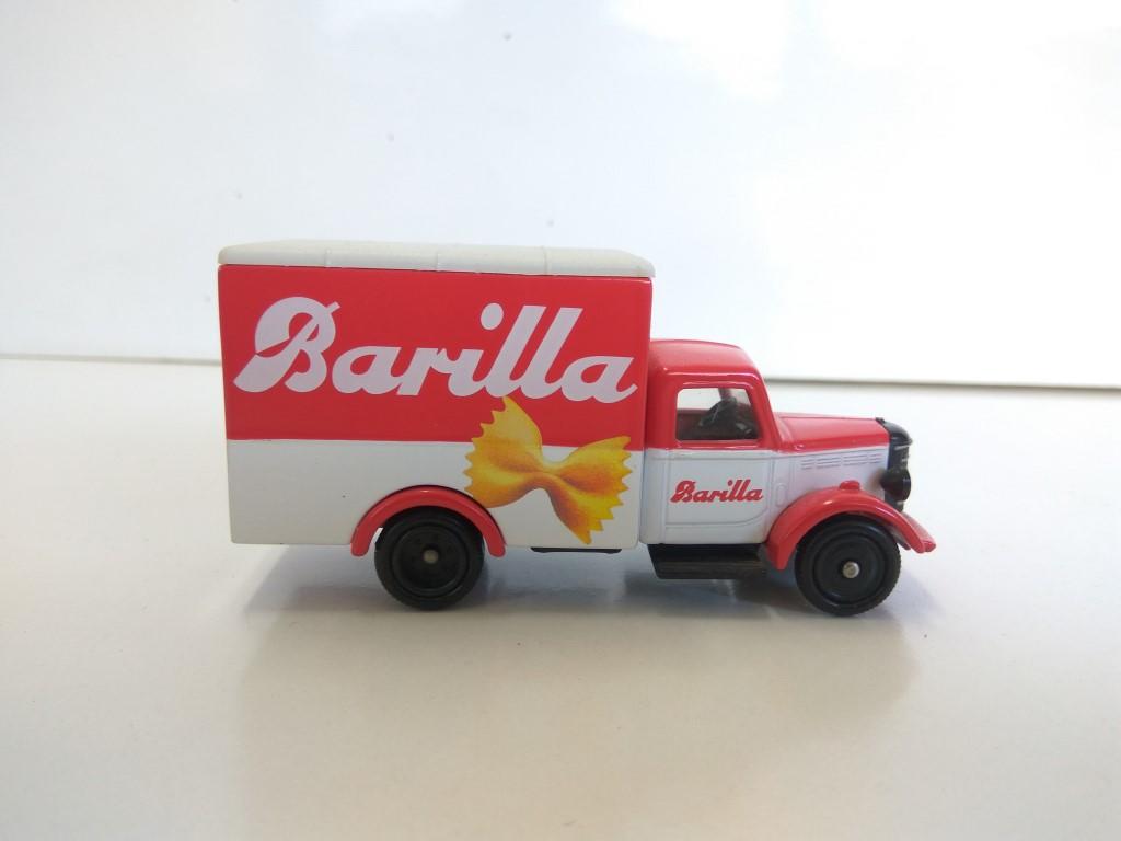 Coche Escala/Diecast: BEDFORD 30CWT VAN - BARILLA 1:43 (CORGI 2002) 