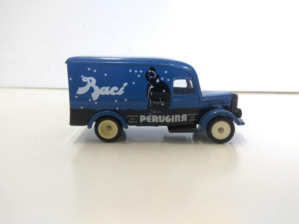 Coche Escala/Diecast: DODGE VAN TRUCK - BACI Cioccolatini 1:43 (CORGI 2002) 