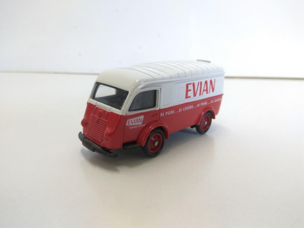 Coche Escala/Diecast: RENAULT 1000KG VAN - EVIAN, Agua 1:43 (CORGI 2002) 