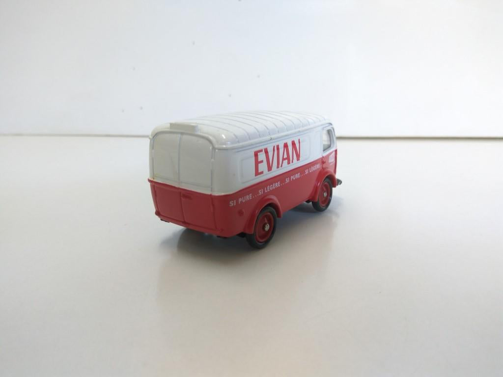 Coche Escala/Diecast: RENAULT 1000KG VAN - EVIAN, Agua 1:43 (CORGI 2002) 