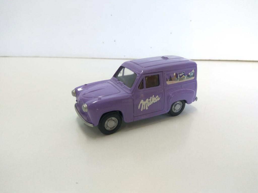 Coche Escala/Diecast: AUSTIN A35 VAN - MILKA Chocolates 1:43 (CORGI 2002) 