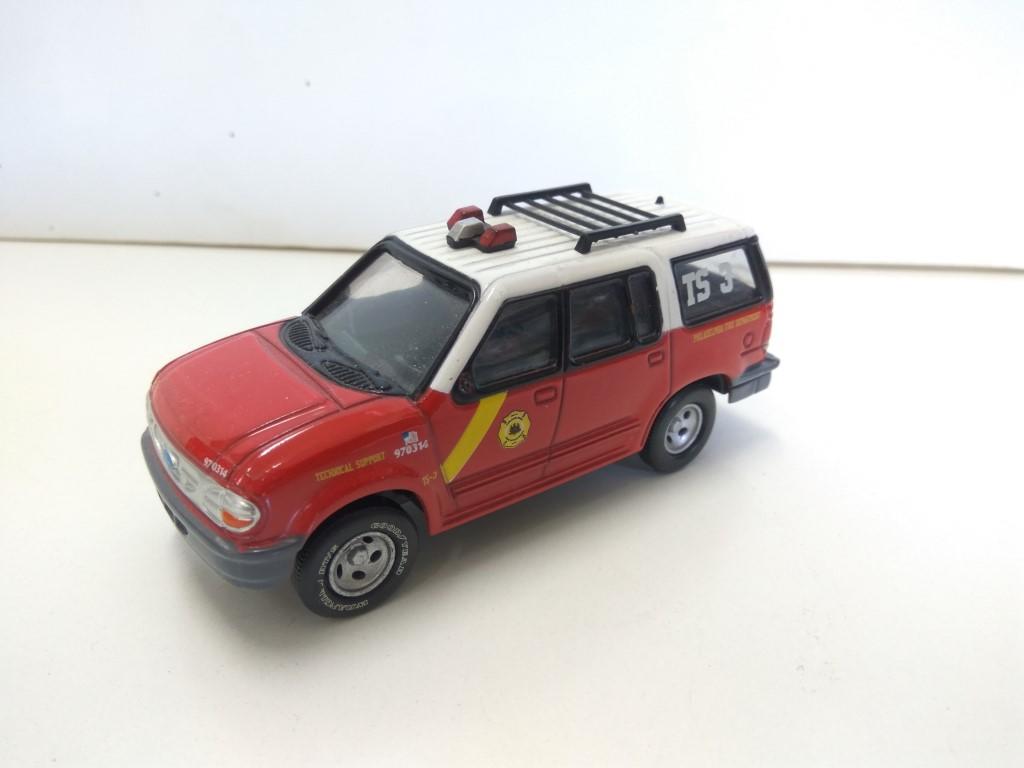 Coche Escala/Diecast: FORD EXPLORER XLT 1997 - Bomberos Philadelphia (Ediciones Del Prado)