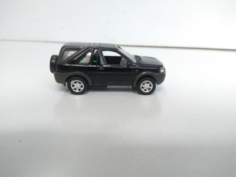 Coche Escala/Diecast: LAND ROVER FREELANDER 2001, Negro - 8cm (WELLY)