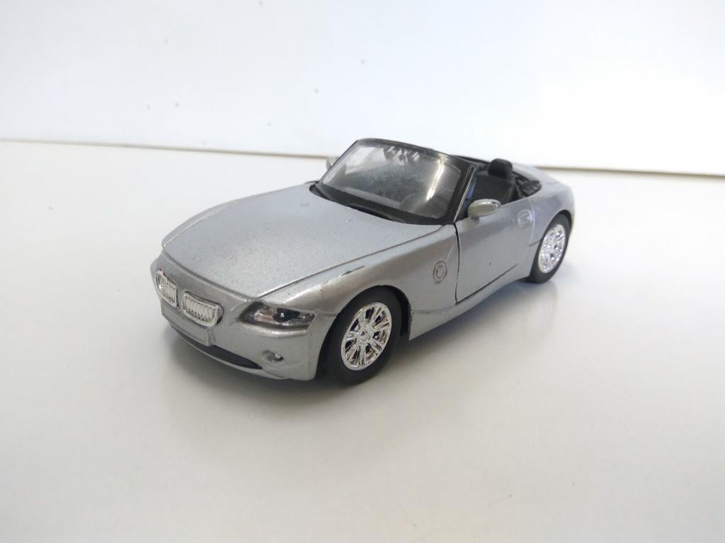 Coche Escala/Diecast: BMW Z4, Gris Metalizado - 12,5cm