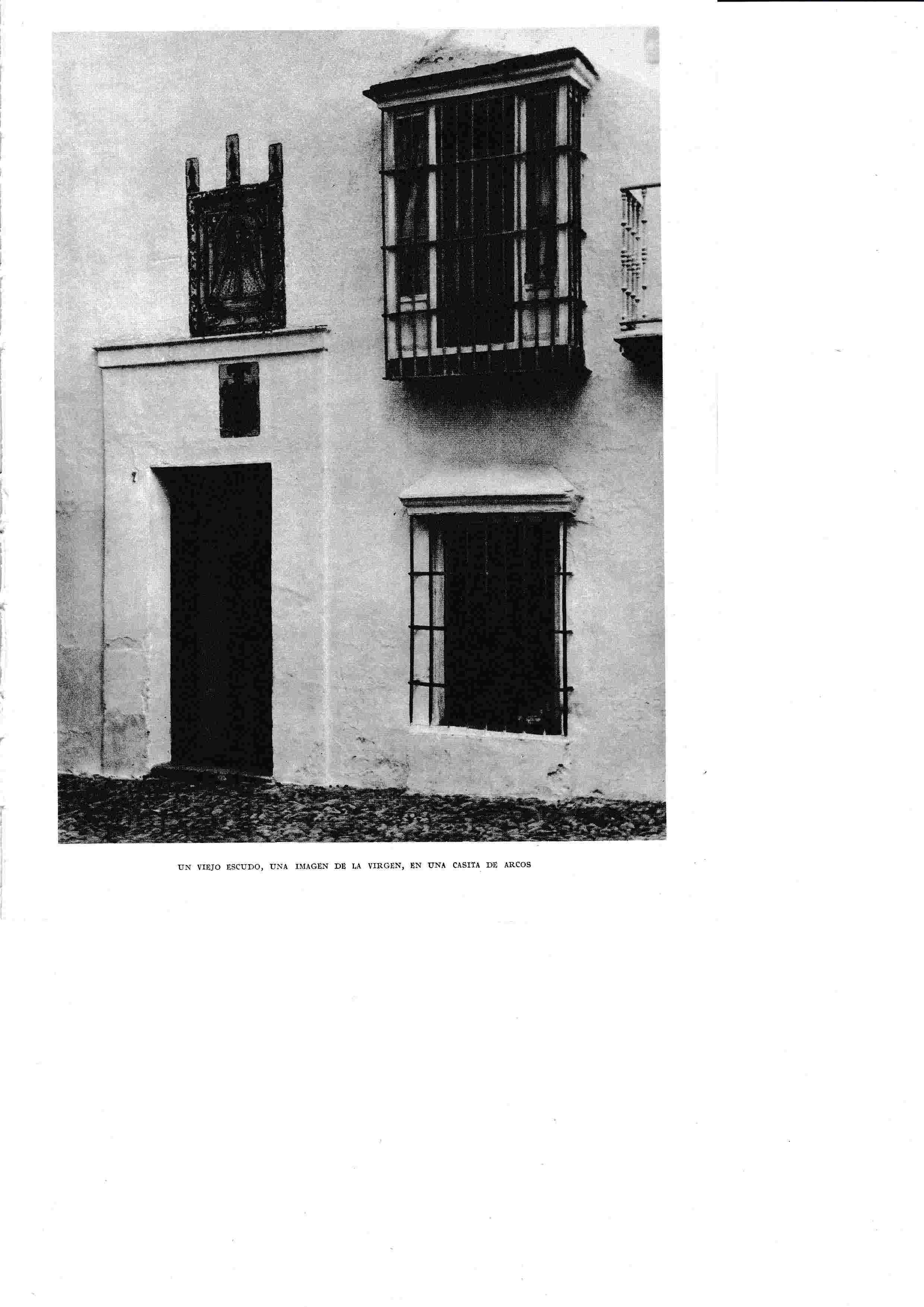 LAMINA 6436: Un viejo escudo y una virgen en una casita de Arcos
