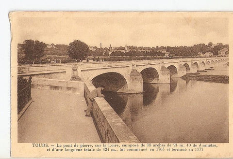 Postal 027018 : Tours. Le pont de pierre, sur la Loire