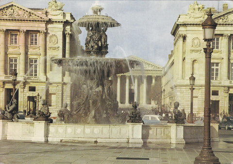 Postal 60832: Una de las fuentes de la plaza de la concordia. Paris