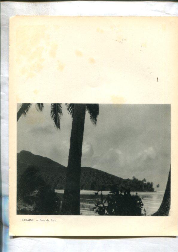 Tahiti: lamina 29: Huhaine baie de fare y Pluies en Moorea