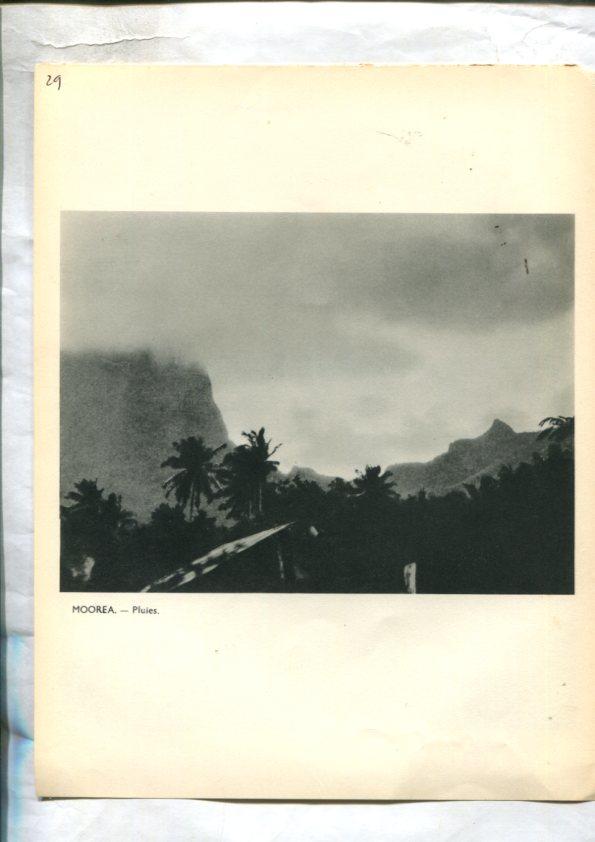 Tahiti: lamina 29: Huhaine baie de fare y Pluies en Moorea