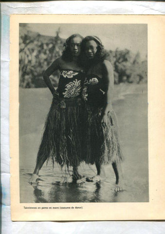 Tahiti: lamina 48: Tahitiennes en pareo et more y Preparatifs de fete a Fetuna (lles sous le vent)