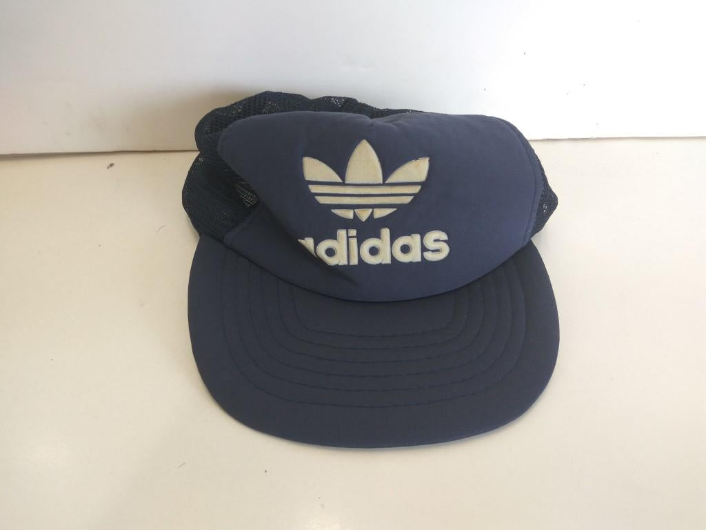 Gorra: GORRA ADIDAS - Tela/Rejilla (Azul/Logo Gris)