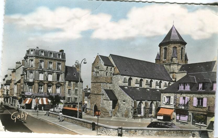 Postal-Postcard 17207: COUTANCES Manxe - Iglesia de San Nicolas