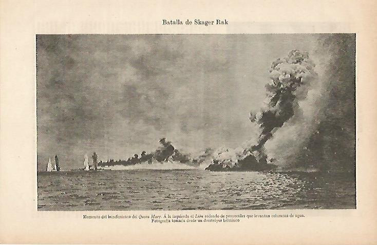 LAMINA ESPASA 2658: Batalla de Skager Rak fotografia del hundimiento del Queen Mary 1916