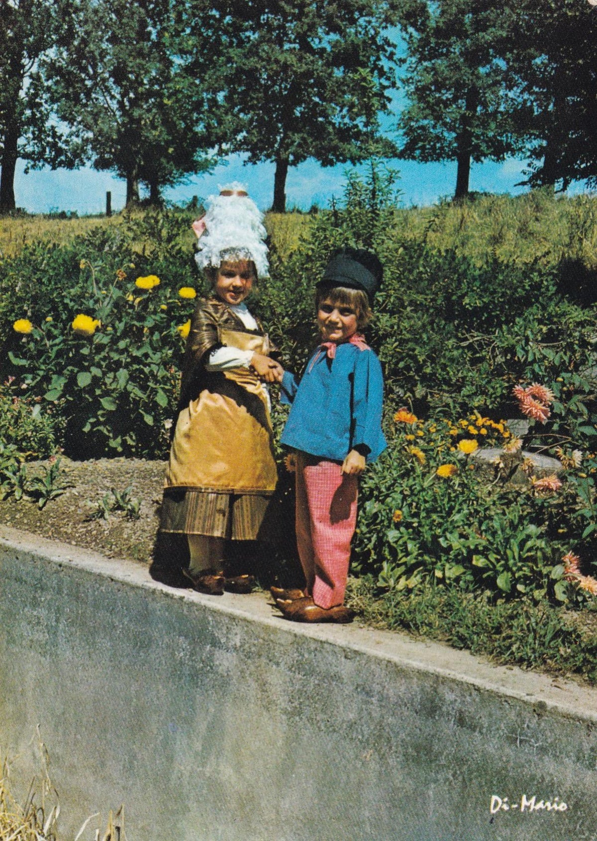 POSTAL 18771: Costume Normand
