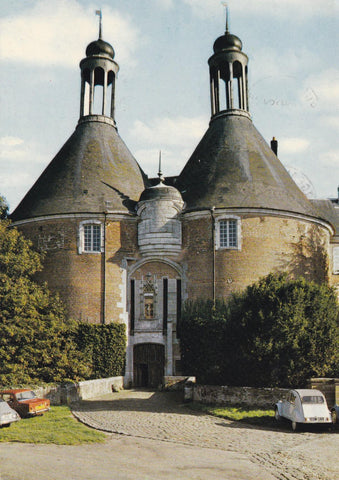 POSTAL 18909: Le Chateau de St Fargeau