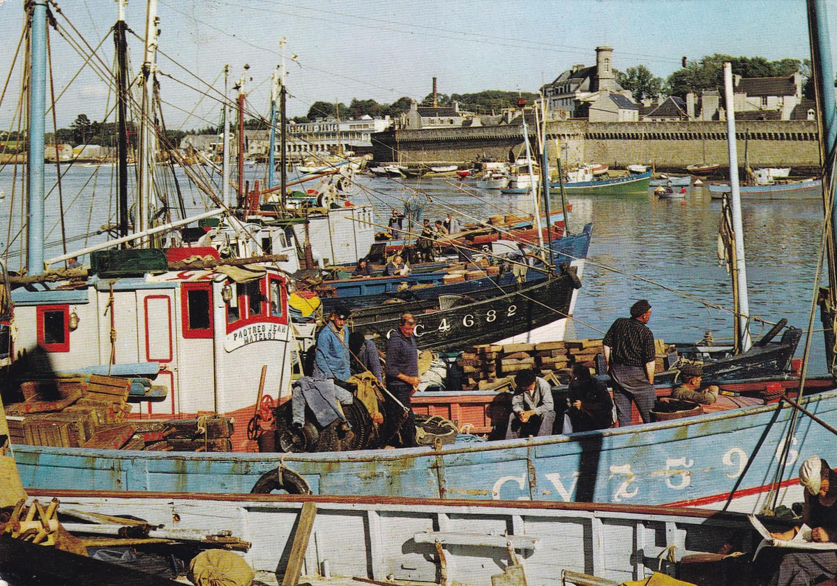 POSTAL 19084: Concarnau La Bretagne