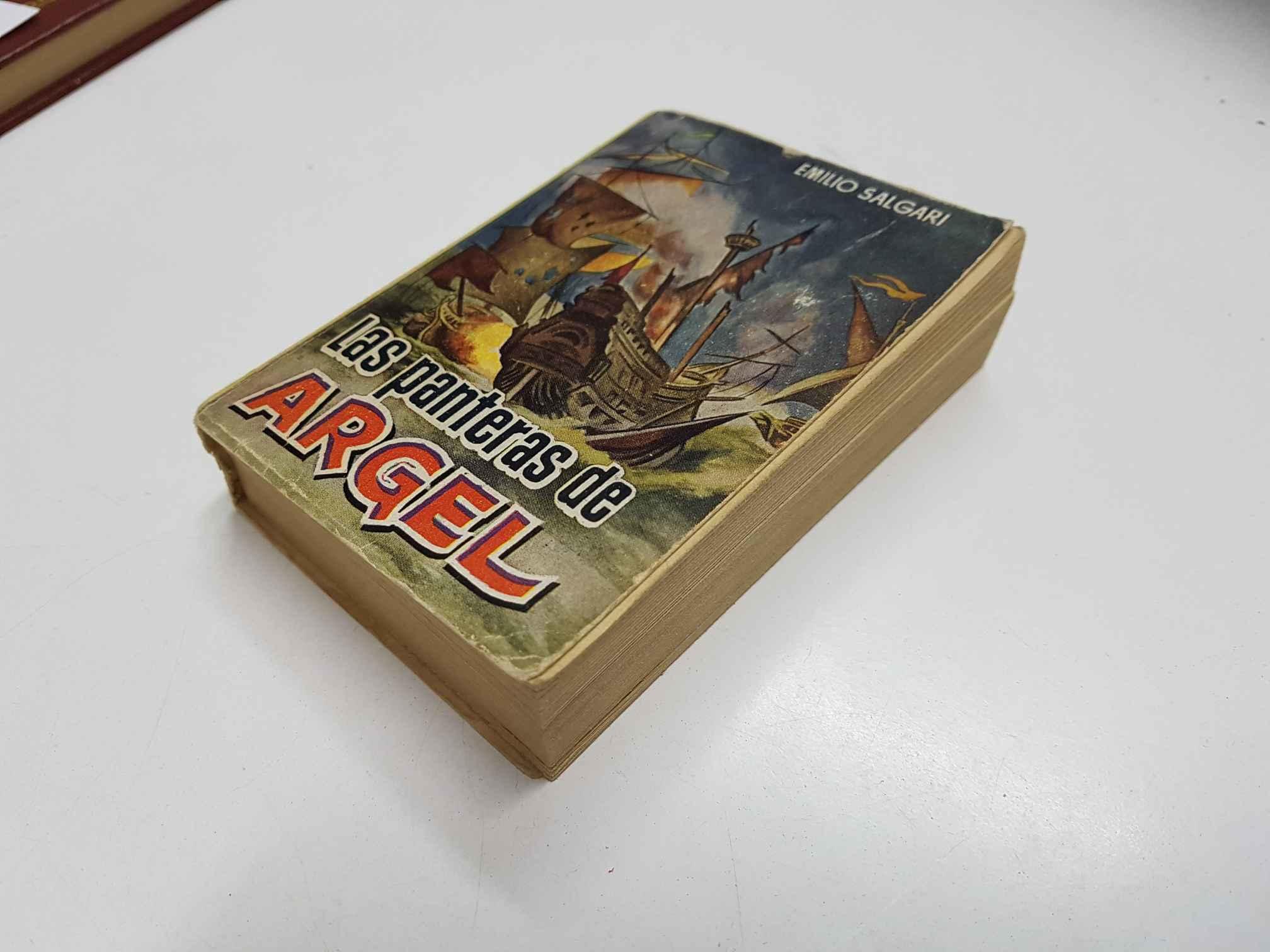 LIbro Pulga numero 107: Las panteras de Argel