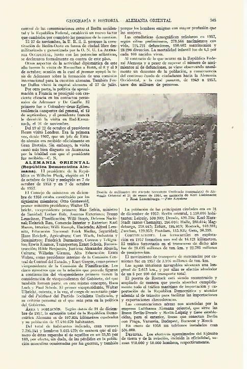 LAMINA ESPASA 21660: Desfile de militantes del Partido Comunista de Alemanoa Oriental en 1957