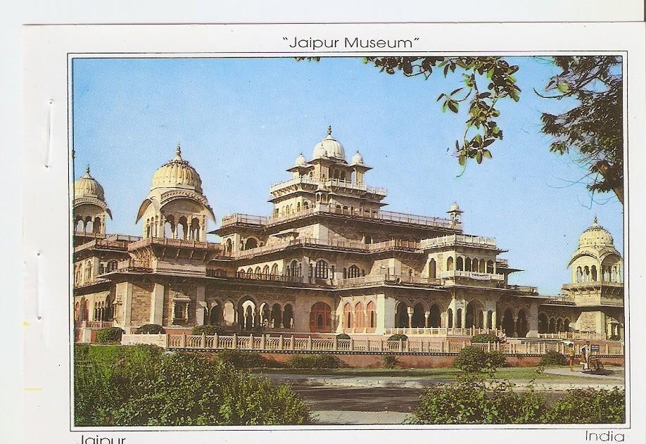 Postal 043535 : Jaipur Museum. Famous also as Albert Hall situaded in the Ram Niwas garden