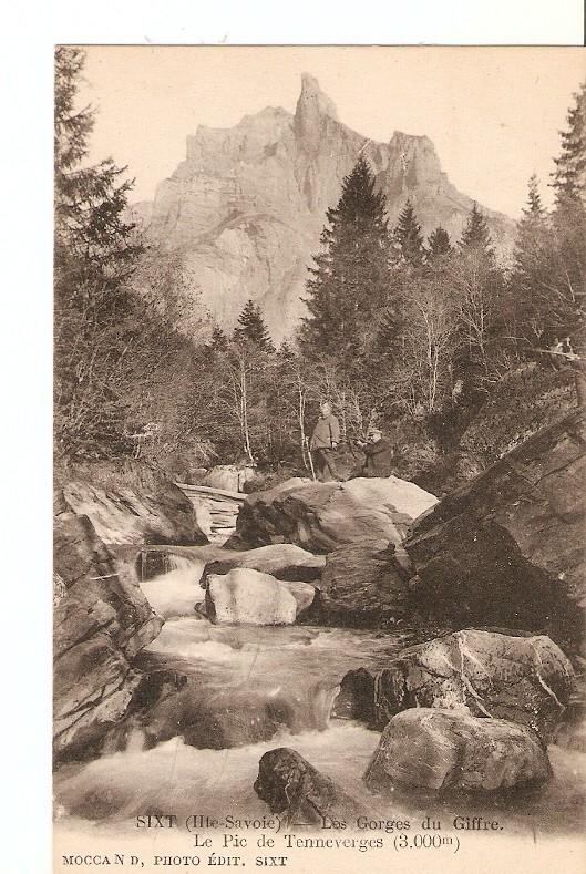 Postal 027390 : Sixt (Hte Savoie), Les Gorges du Giffre. Le Pic de Tenneverges