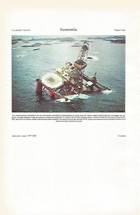 LAMINA ESPASA 26602: Plataforma de petroleo hundiendose en el Mar del Norte
