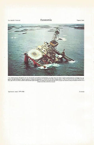 LAMINA ESPASA 26602: Plataforma de petroleo hundiendose en el Mar del Norte