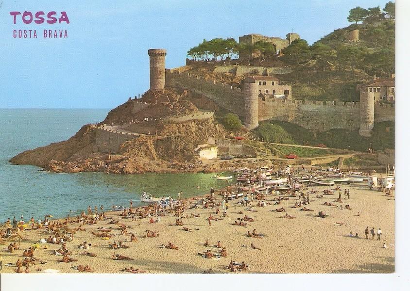 Postal 039327 : Tossa de Mar (Costa Brava). La Playa Grande al pie de su medieval Muralla