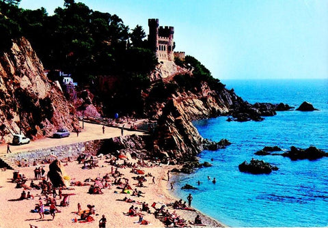 Postal 016612: LLORET DE MAR Costa Brava - Vista de la playa y el castillo de Lloret