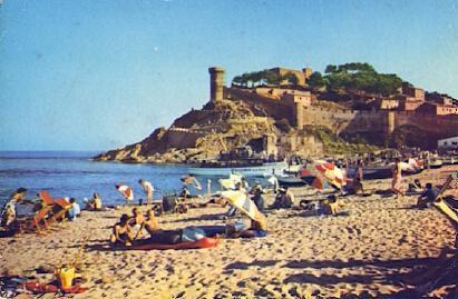 POSTAL 57347: Tossa de Mar Costa Brava Playa. Al fondo la Vila Vella