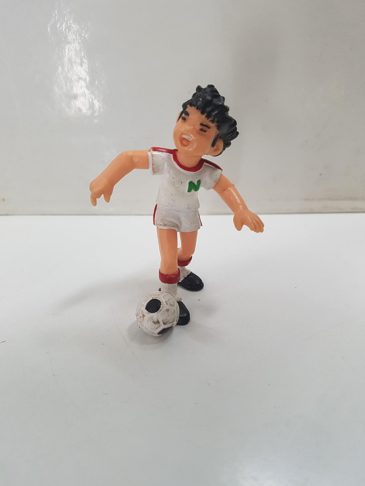 Figura serie Campeones: Oliver Atom, con la pelota en los pies