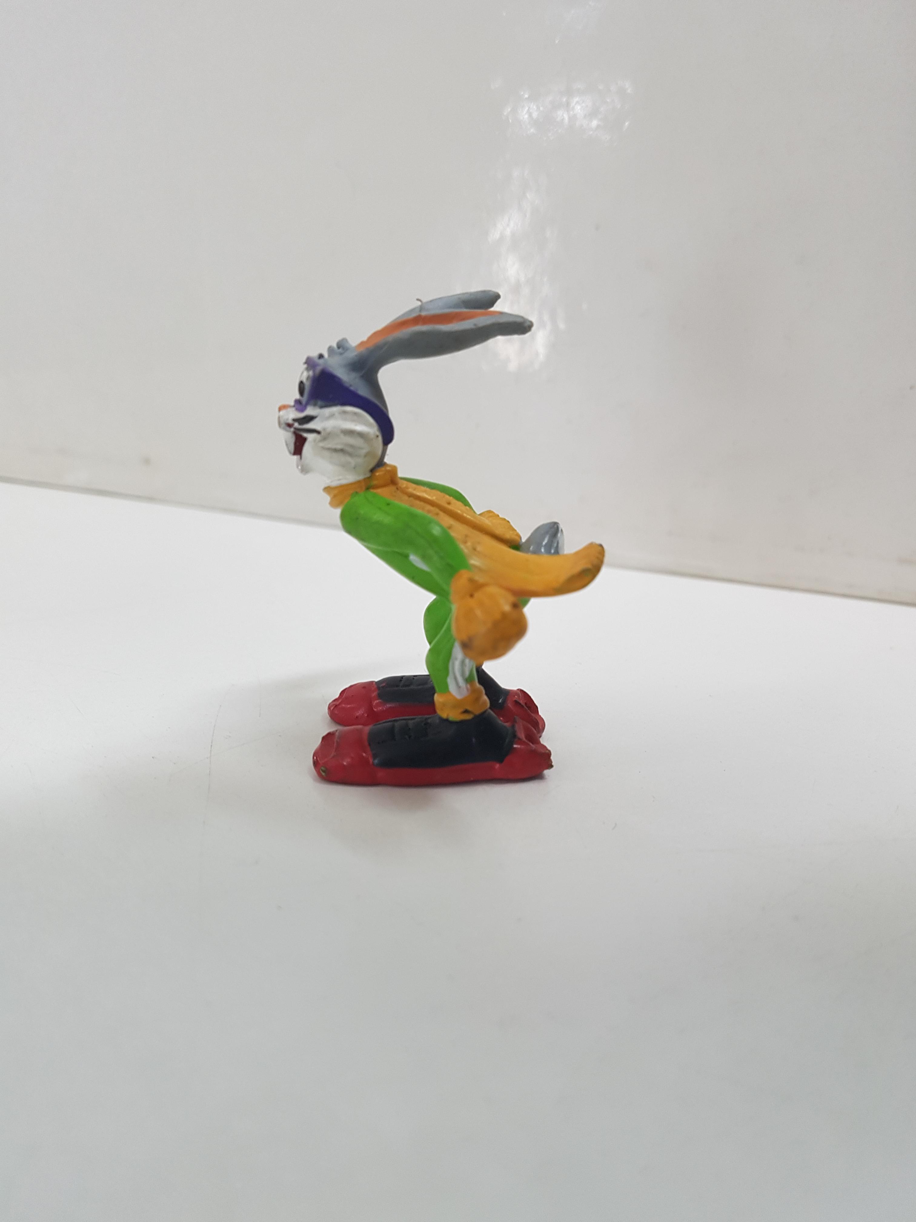 Figura de bugs bunny esquiando. Comics Spain