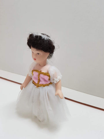 Muñeca de porcelana de los años 80: con vestido de bailarina