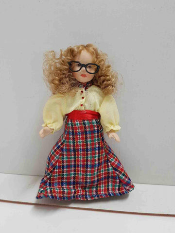 Muñeca de porcelana de los años 80: rubia pelo rizado con gafas