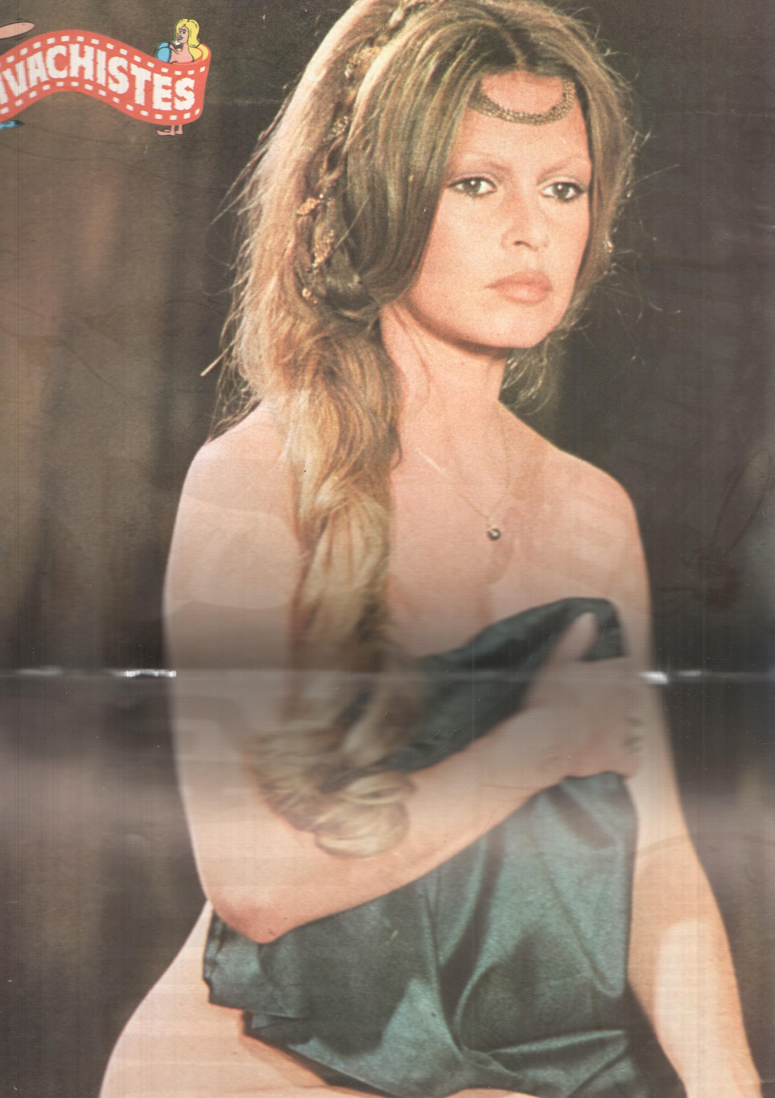 Divachistes numero 01: con el aliento de Brigitte Bardot (poster interior cubierta)