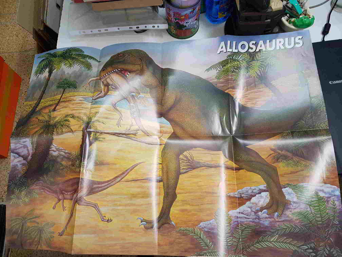 Planeta: Dinosaurios, poster 1. Coleccion de super posters. Posters de Allosaurus Thylacosmilus o dientes de sable