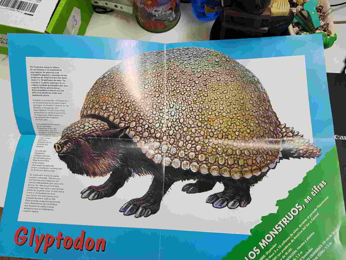 Planeta: Dinosaurios. Coleccion de super posters. Posters de Mamenchisaurus y Glyptodon