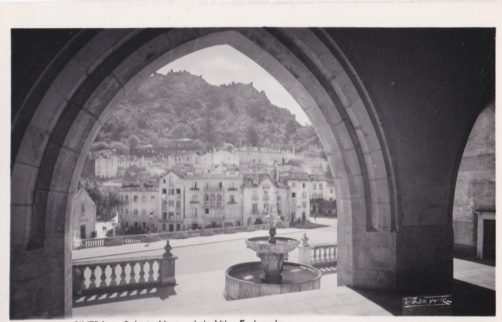 POSTAL 18930: SINTRA: PALACIONACIONAL DA VILA. ESPLANADA