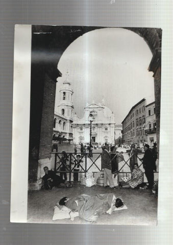 Foto Prensa numero 231: Plaza del santuario de Loreto