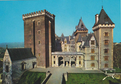 POSTAL 62494 : Fachada principal castillo Das Scholss. PAU