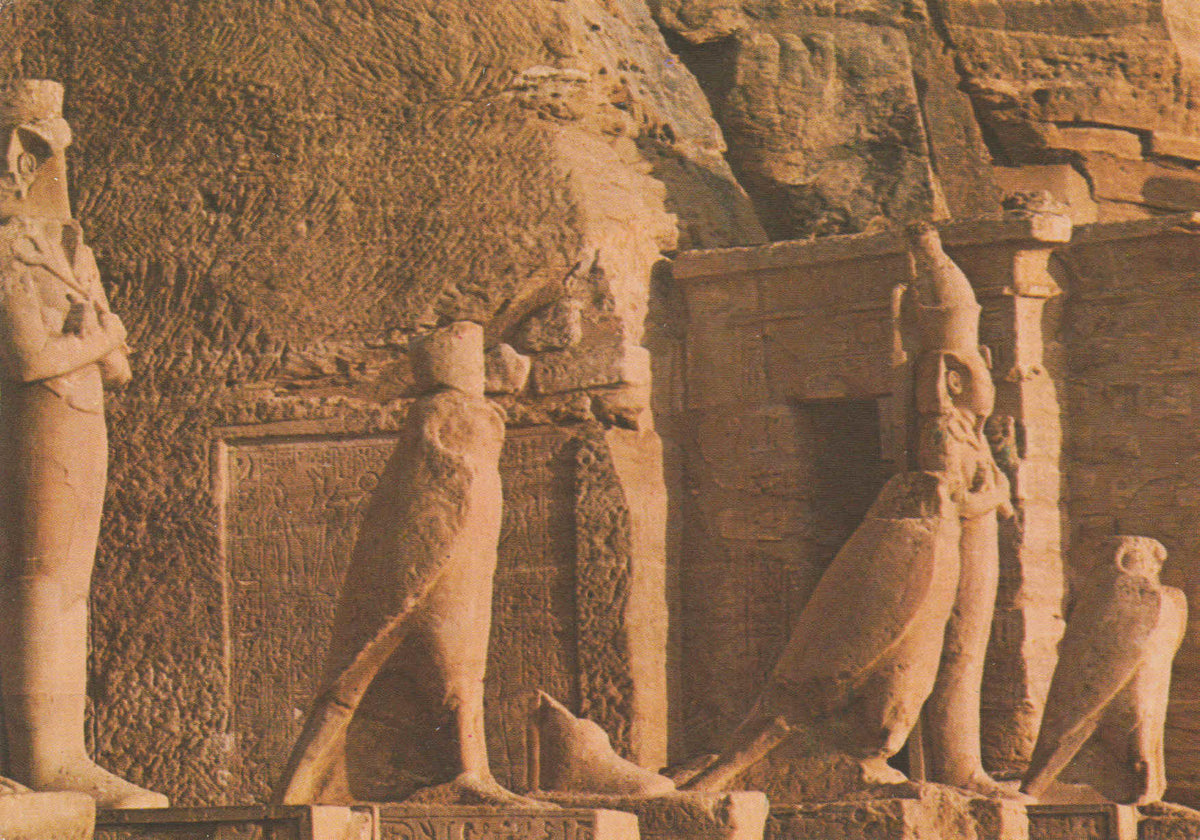 POSTAL 62567 : Varias estatuas de Abou Simbel Rocas del templ de Ramses II. El Cairo. Egipto
