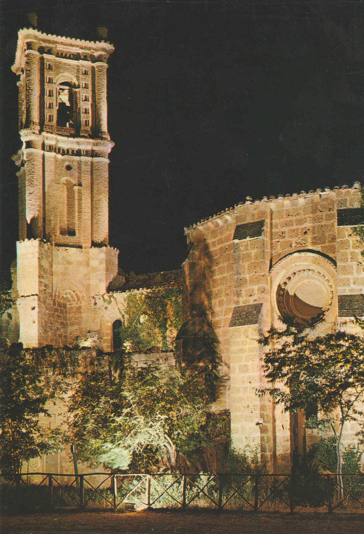 POSTAL 62591 : Monasterio de Piedra.Torres y abside de la iglesia antigua. Zaragoza. España