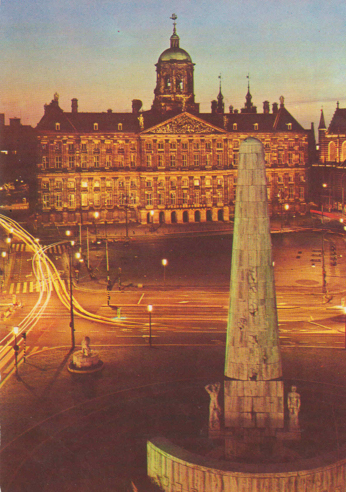 POSTAL 62598 : Palacio Real con monumento nacional. Amsterdam. Holanda