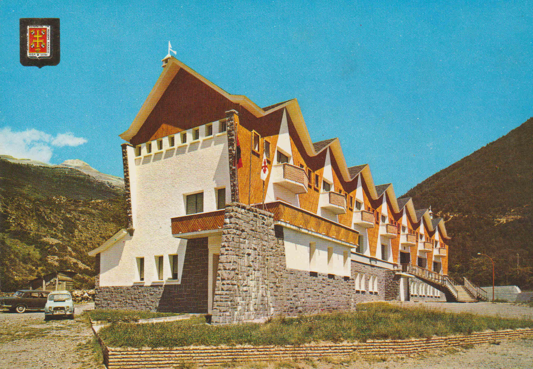 POSTAL 62734 : Huesca. Pirineo Aragones. Residencia Ntra.Sra. Del Pilar de la Seccion femenina. España