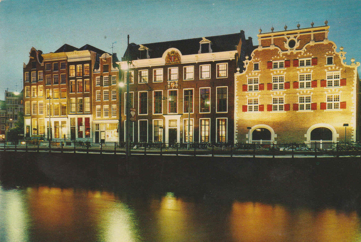 POSTAL 62827 : Individual con la biblioteca Universitaria.Amsterdam . Holanda