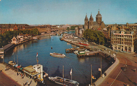 POSTAL 62830 : Prins Hendrikkade y la Iglesia de San Nicolas. Amsterdam. Holanda