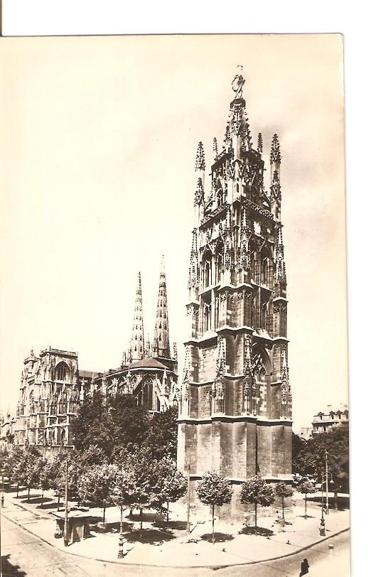 Postal 027300 : Bordeaux. La Tour Pey-Berland et la Cathedrale