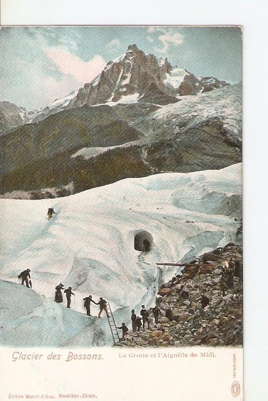 Postal 027382 : Glacier des Bossons. La Grotte et lAiguille du Midi