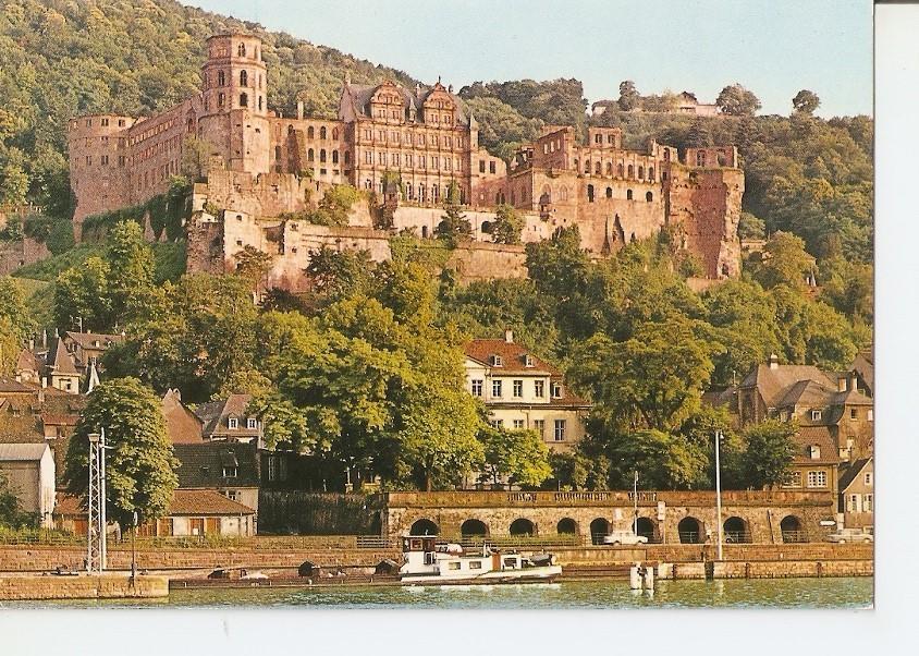 Postal 035642 : Das Heidelberger Schloss von der Hirschgasse gesehen