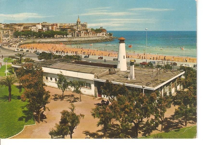 Postal 045595 : Gijon. Club Nautico y Playa de San Lorenzo