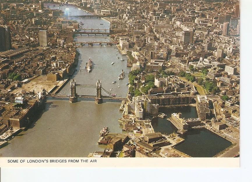 Postal 028579 : Some of Londons Bridges from the Air